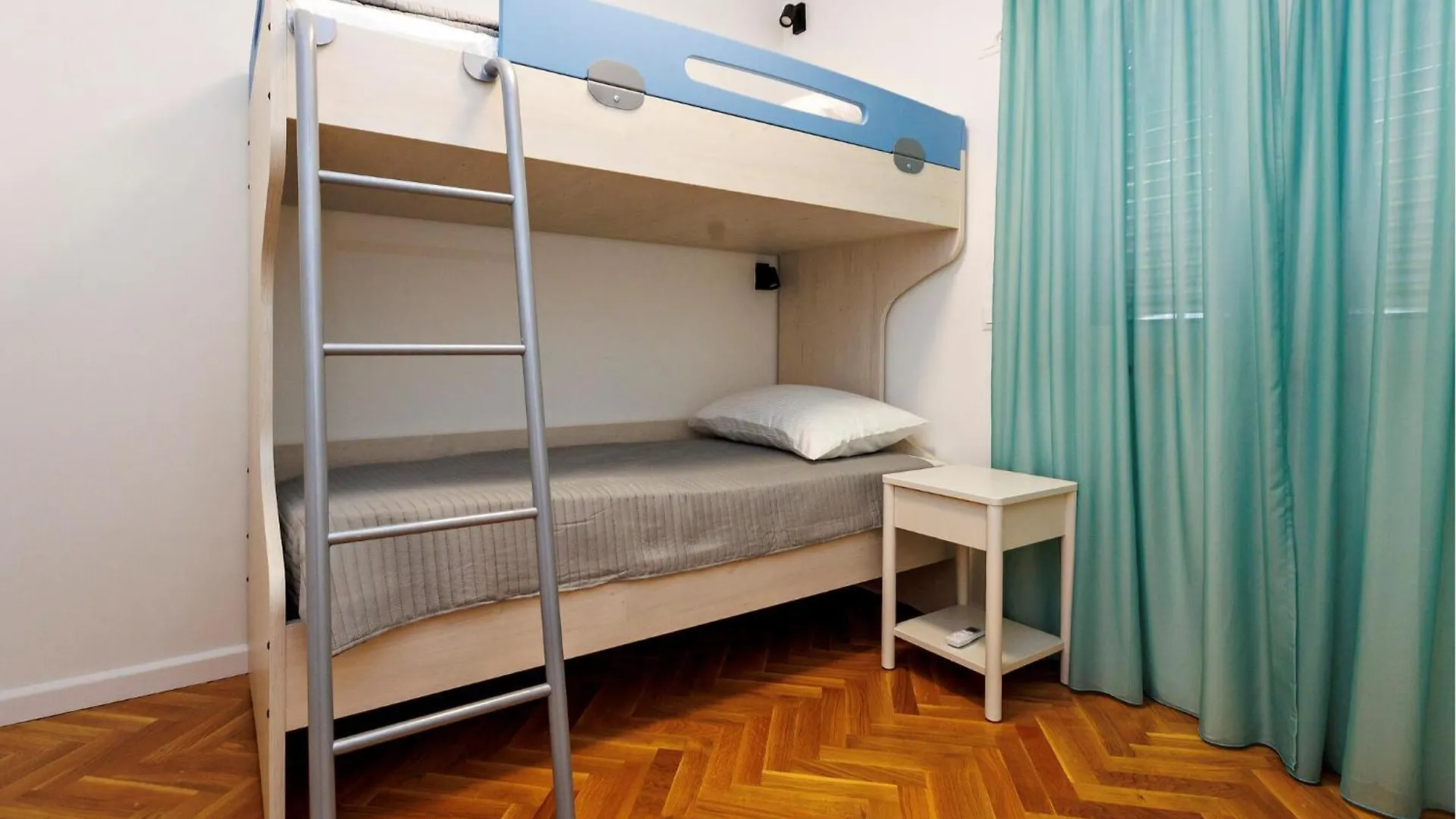 Holiday home Amazing Home In Kastel Stafilic Kastela