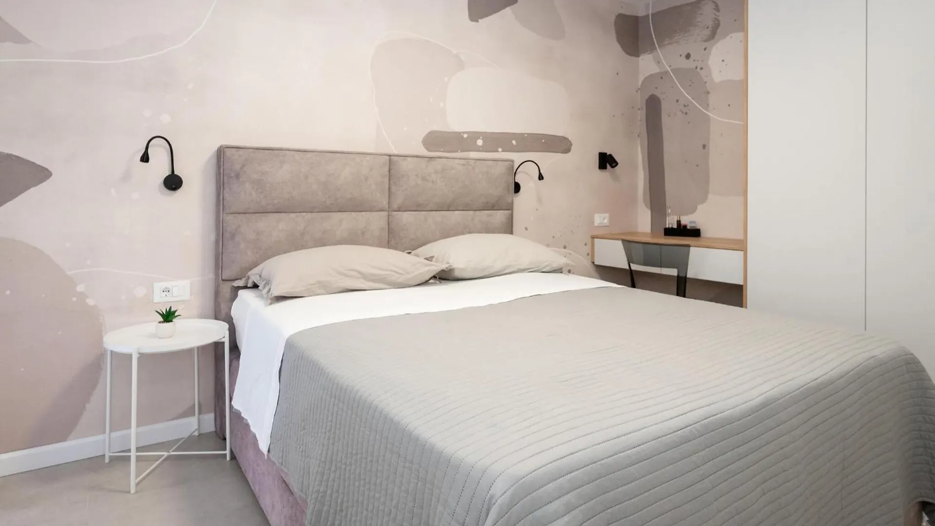 Amazing Home In Kastel Stafilic Kastela Holiday home